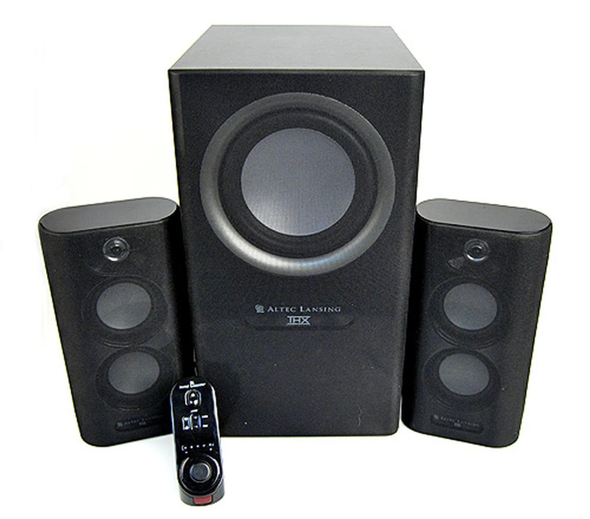 The Altec Lansing MX5021 is an unassuming set of speakers, it is neither stunning nor special.
