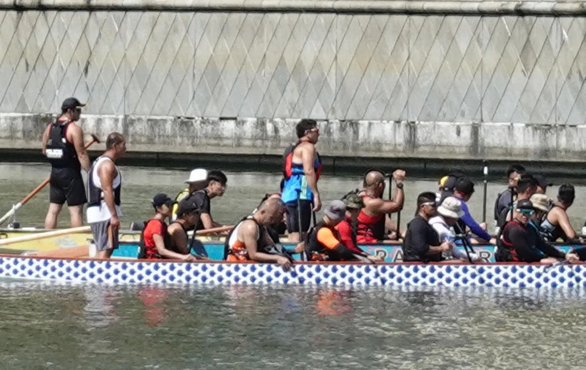 100% crop RX100 VI at full tele.