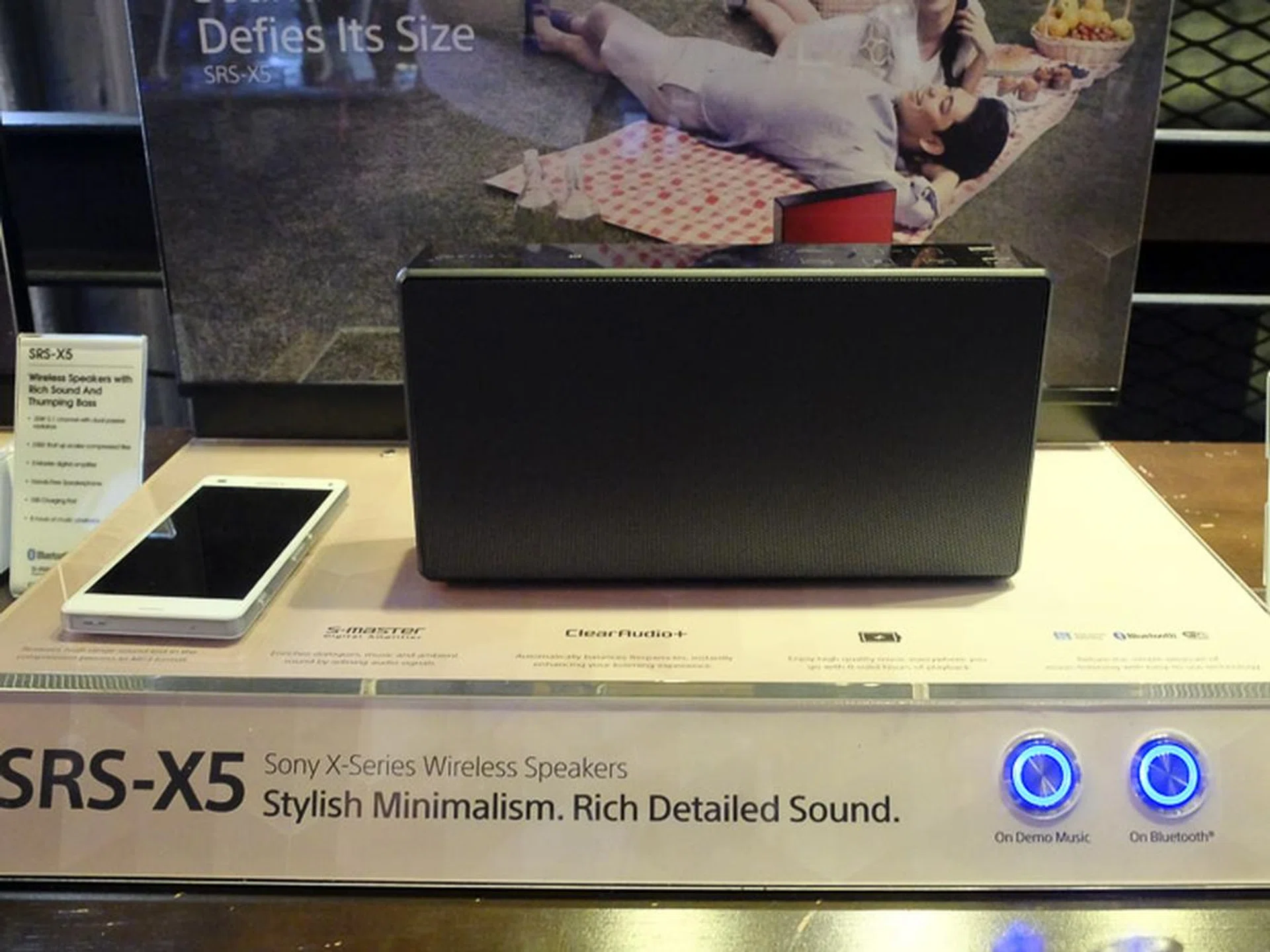 The SRS-X5 is probably the mid-sized speaker of the family.