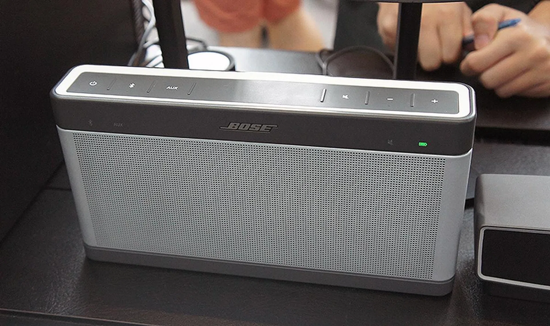 The Bose Soundlink III speakers were designed for easy connectivity and portability. It connects to music sources via Bluetooth and offers up to 14 hours of battery life. It also packs four drivers and two passive radiators. It is available for $449 (U.P.: $499) and comes with a free nylon cover.