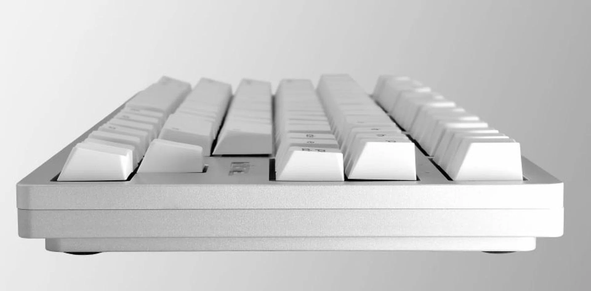 The keyboard is made with premium materials. The keycaps are wear-resistant PBT and the chassis is made from thick aluminum. (Image source: Mistel)