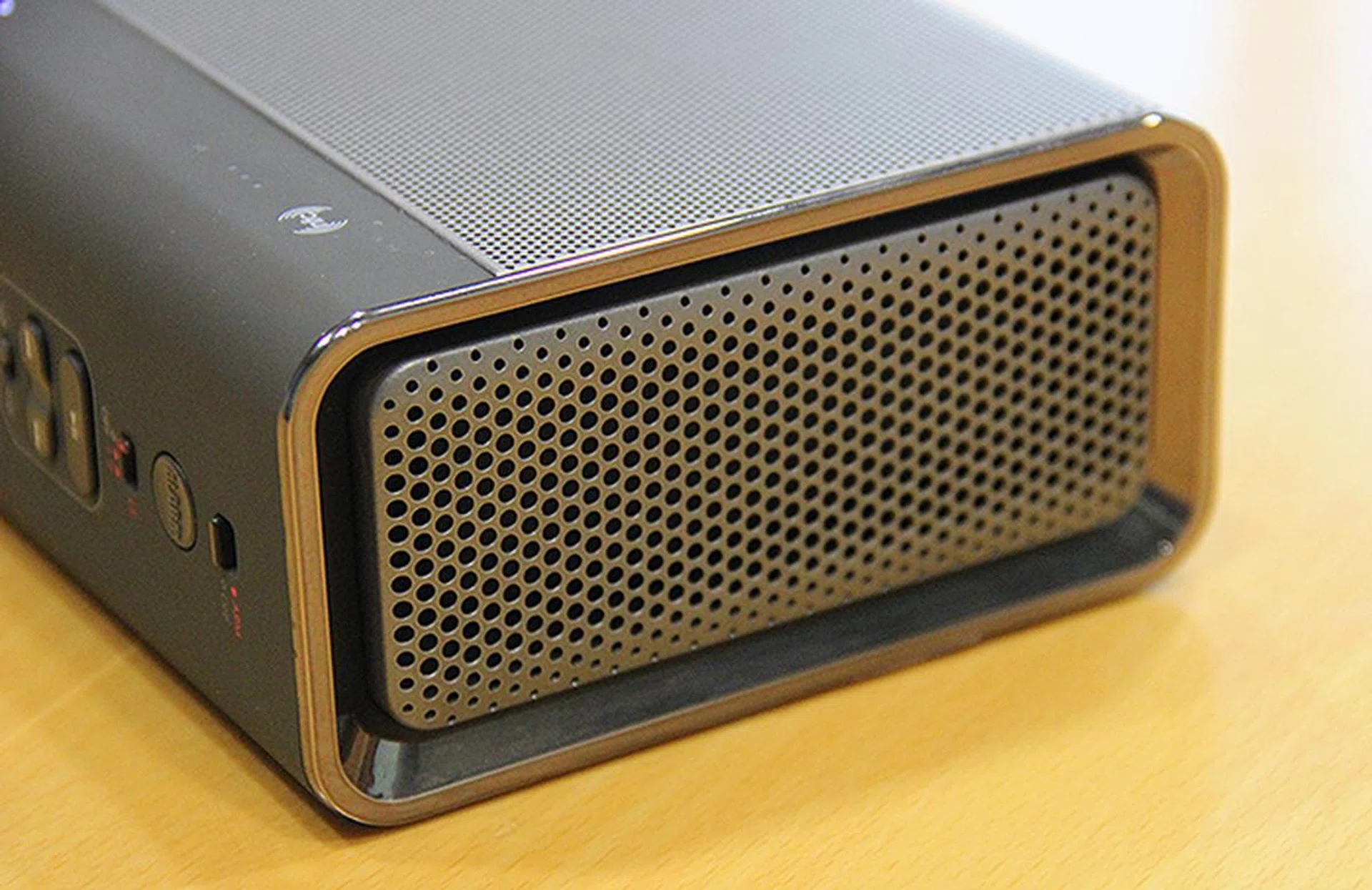 Two side-firing radiators fill the room with clean, deep, satisfying bass.