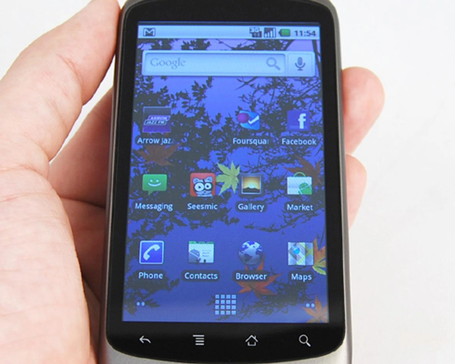 On the main interface, you'll now have five pages for you to load your apps and widgets onto.
