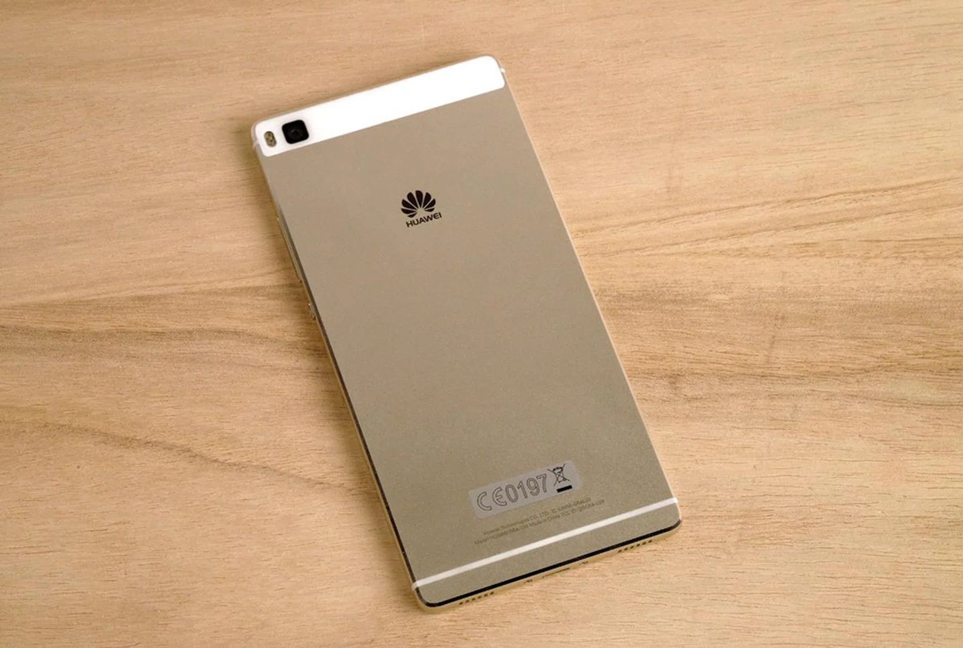 Our review unit is Mystic Champagne. As you can see, it's a fairly muted gold.