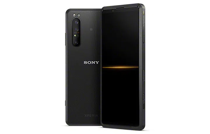 Sony Xperia Pro. All images in this article are from Sony JP's website.