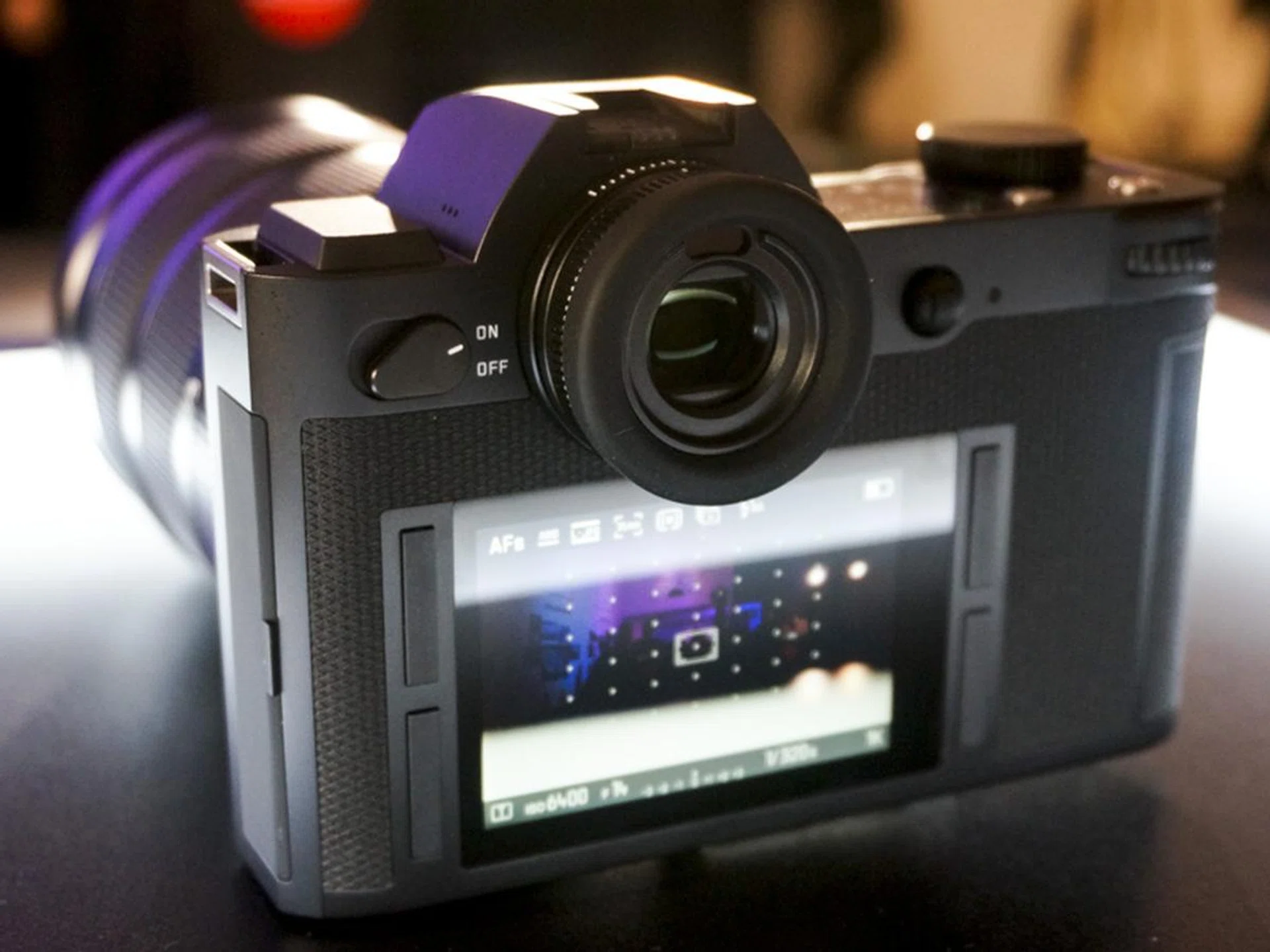 The large EyeRes viewfinder is said to give a viewing experience equivalent to that of a medium format camera.