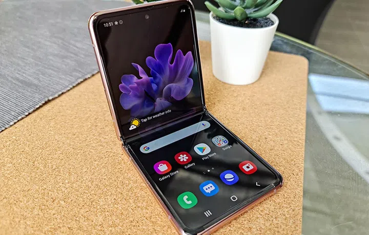 Samsung Galaxy Z Flip 5G.
