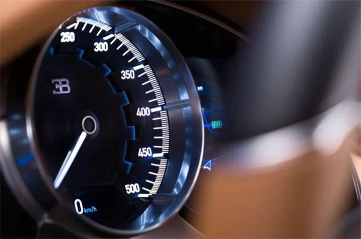 You know the car is fast when the speedometer goes up to 500km/h. (Image source: Bugatti)