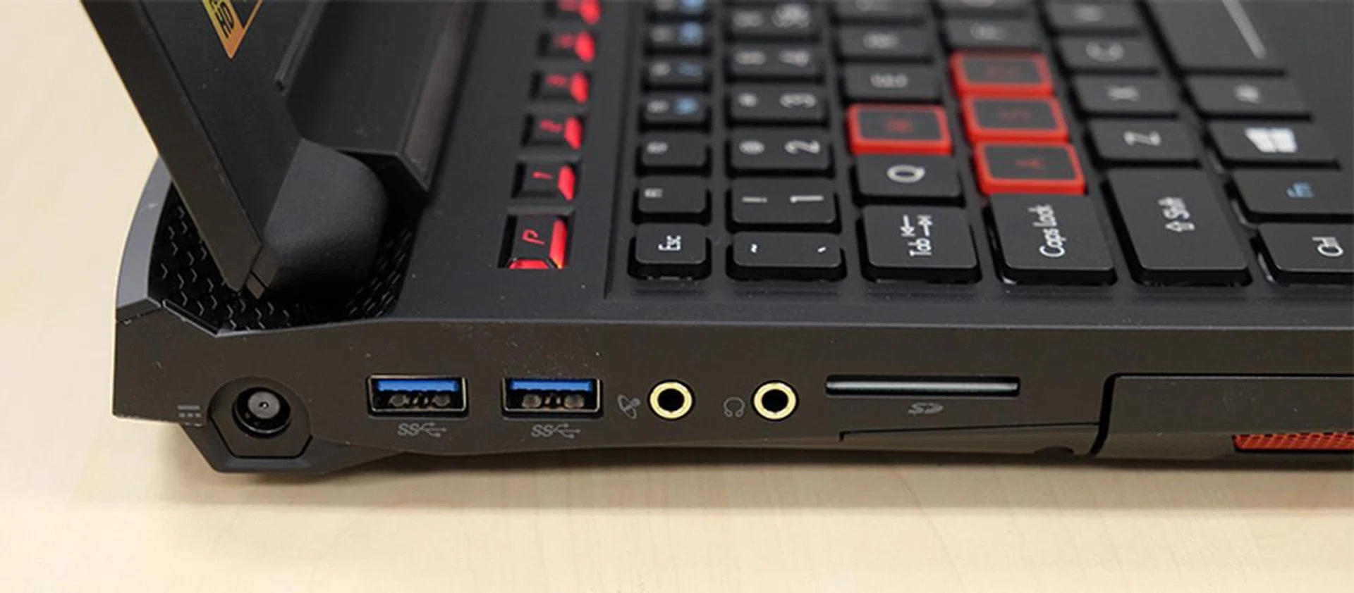 Acer Predator 15 ports
