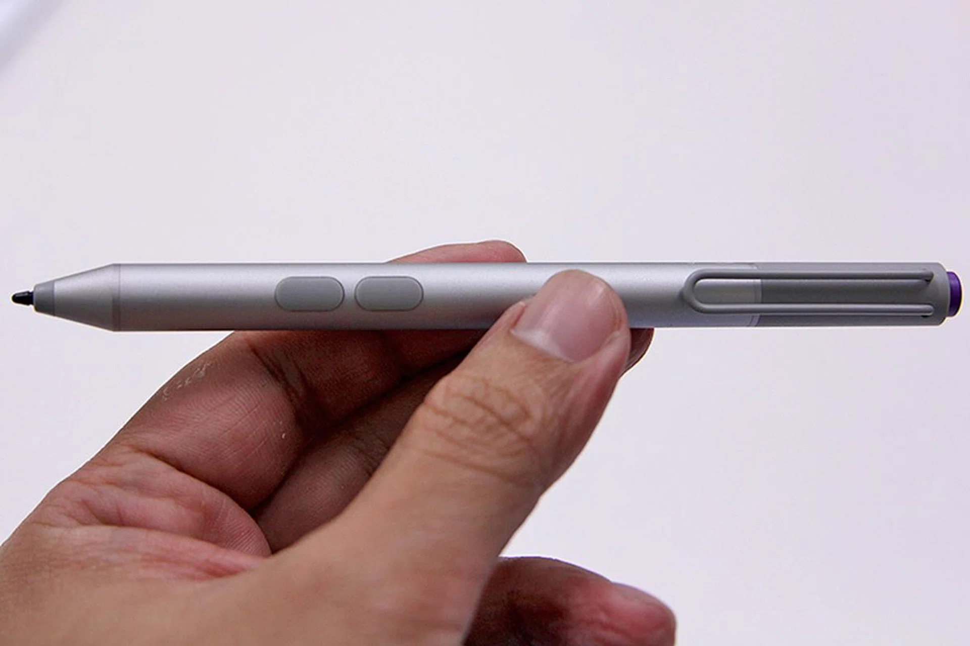 The same N-trig active pen tech and Surface Pen hardware you've on the Surface Pro 3 are also available on the smaller Surface 3. However the Surface Pen is now an optional accessory.