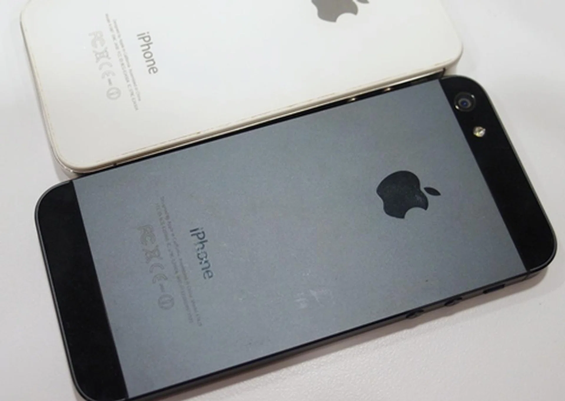 The iPhone 5 is a looker, even from the back. Like its predecessors, the device comes with a non-removable battery.