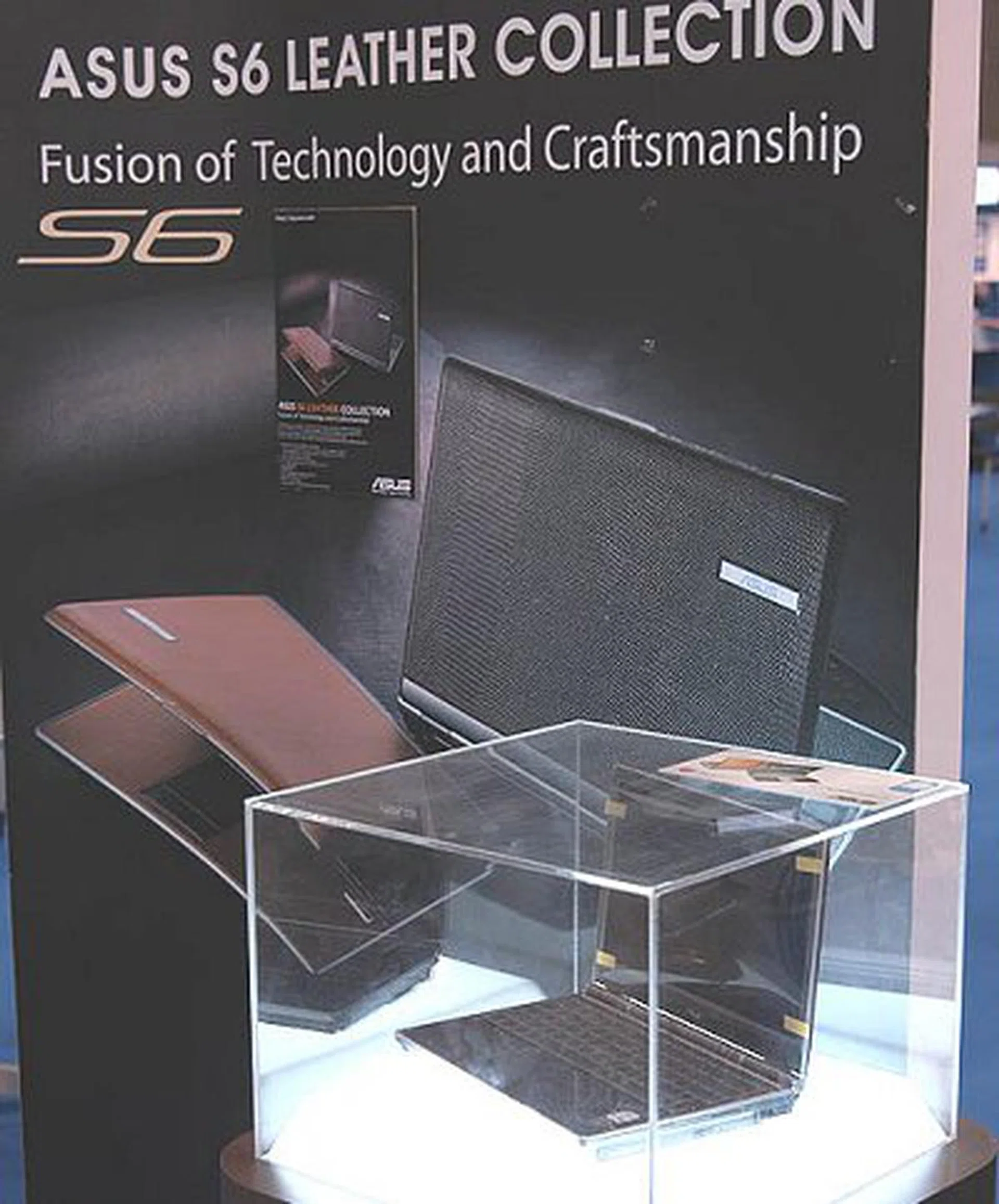 Now where have we seen this display before? Seems like ASUS is still touting its leather bound S6 series of notebooks, which we first saw at the PC Show earlier this year.