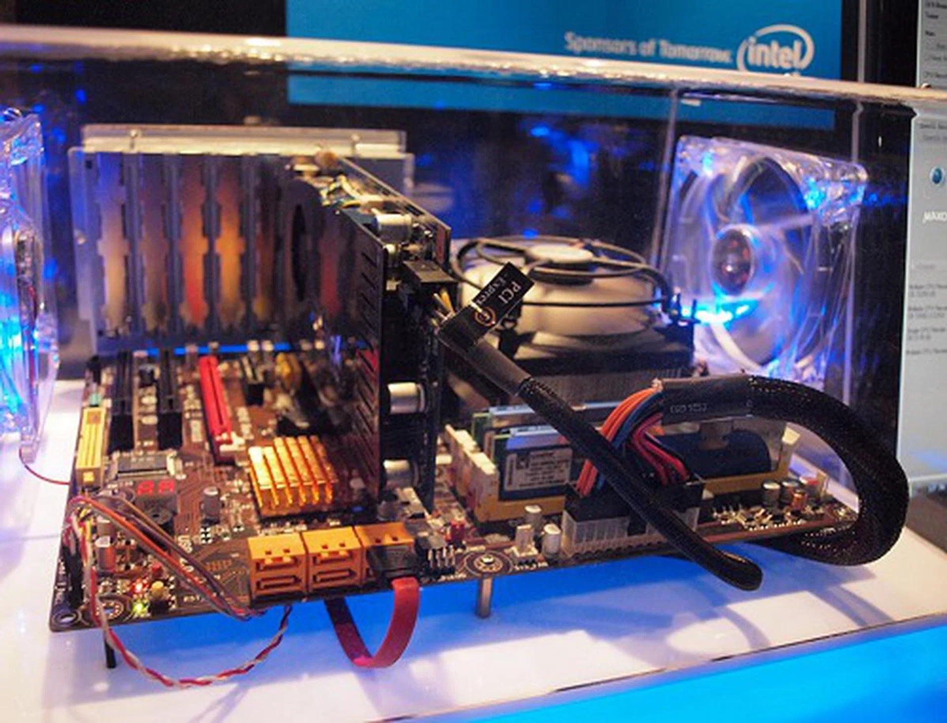  There were a couple of Lynnfield configured systems that we could trial and this one here is using an ECS P55H-A motherboard and a 2.67GHz Lynnfield processor.  