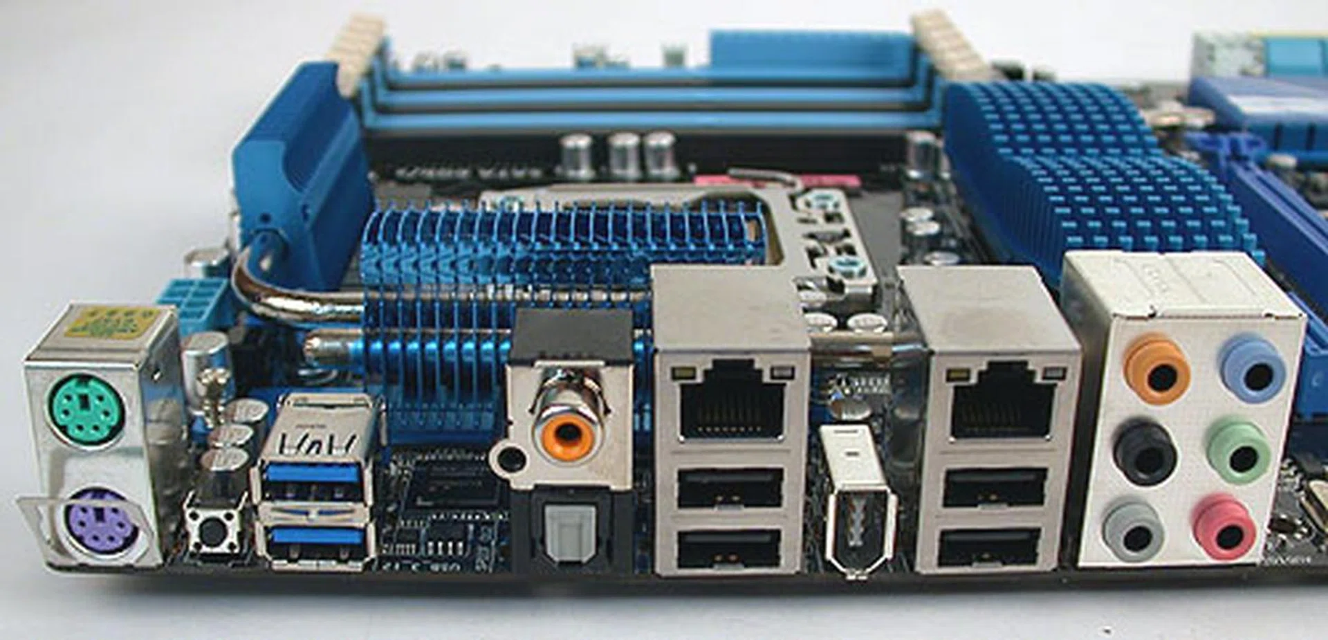 Surprisingly, the rear panel wasn't as crowded as we expected. There's a good mix of various ports, from the S/PDIF outputs to a FireWire port. There's also a small, black Clear CMOS button.