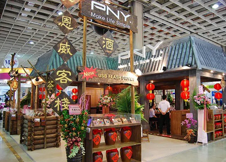 PNY is often associated with storage devices, but they didn't really seem to have anything noteworthy this time round. I guess that's why they jazzed up their booth to attract attention.