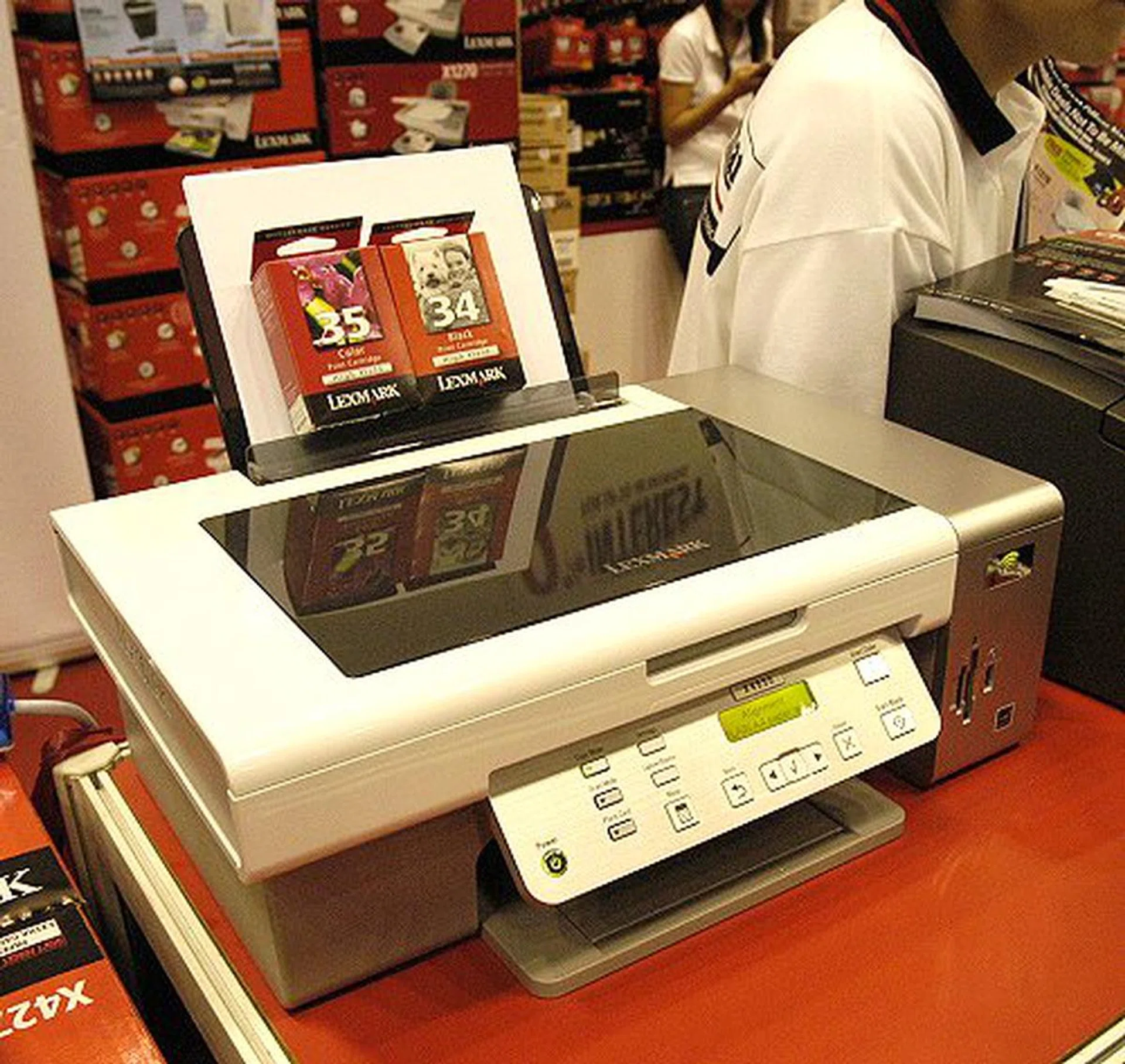  For those with a bit more cash to spare, there's the more capable X4550 that adds scanning, direct photo printing and copying, print speed is also faster at 26ppm (mono) and 18ppm (color). Yours for $249 together with a free optical mouse and trolley worth $32.90.  