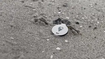 The TrackR Bravo.