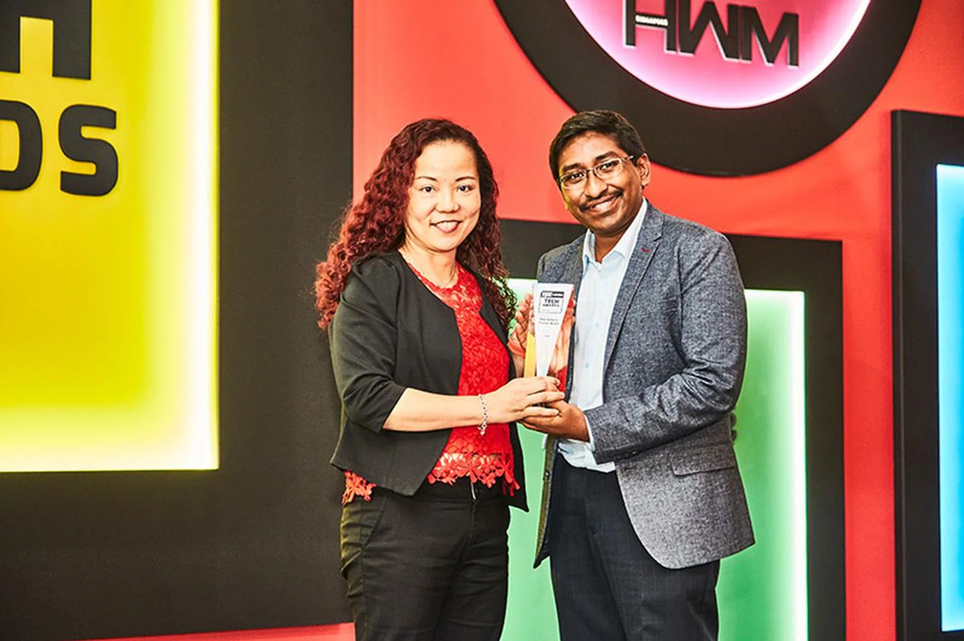 Ms. Mabel Chu from Fitbit is present to receive the Readers' Choice award for Best Activity Tracker Brand. The company's Fitbit Charge 2 is also the Editor's Choice award winner for Best Sports Activity Tracker.