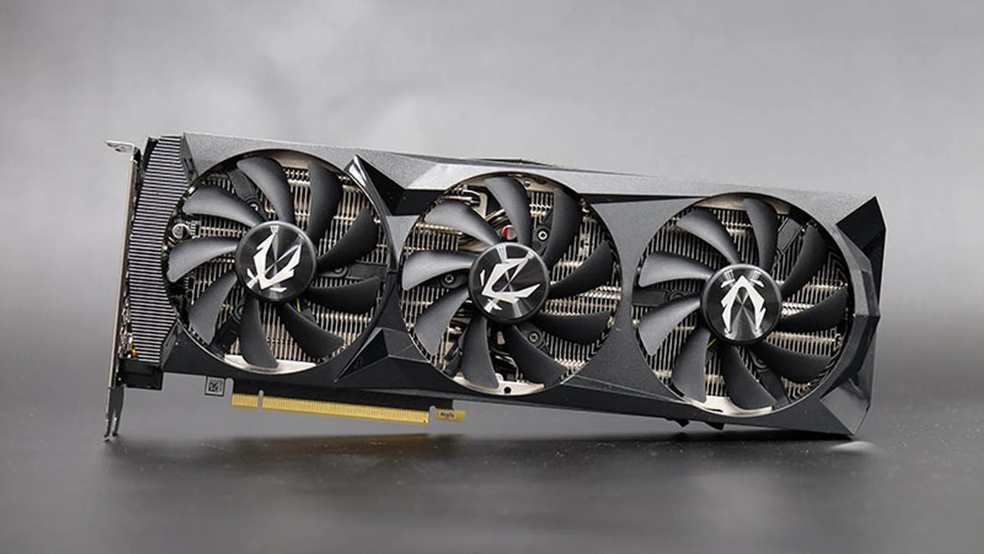Zotac Gaming GeForce RTX 2080 Super Triple Fan