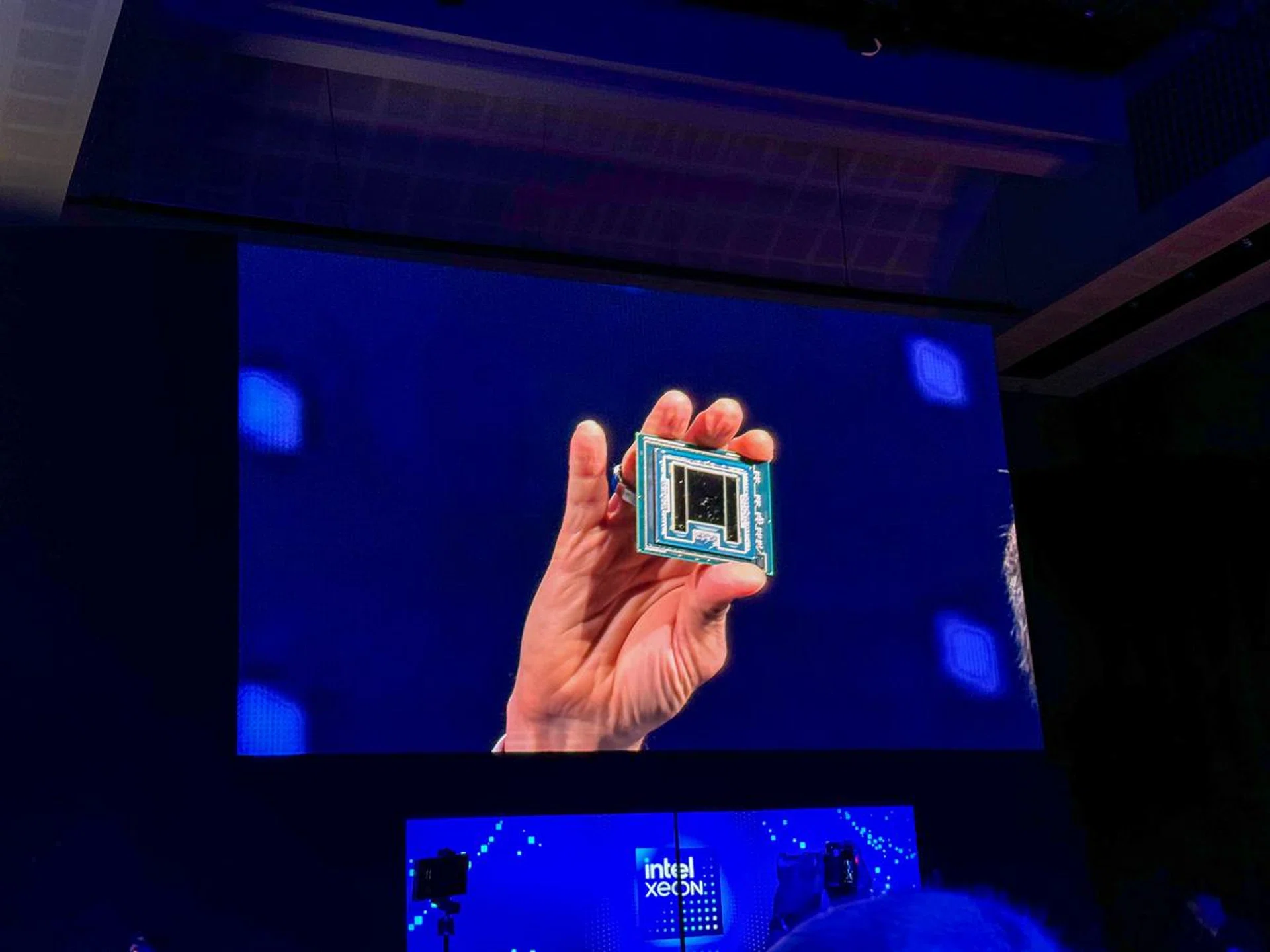Xeon is finally getting E-cores.