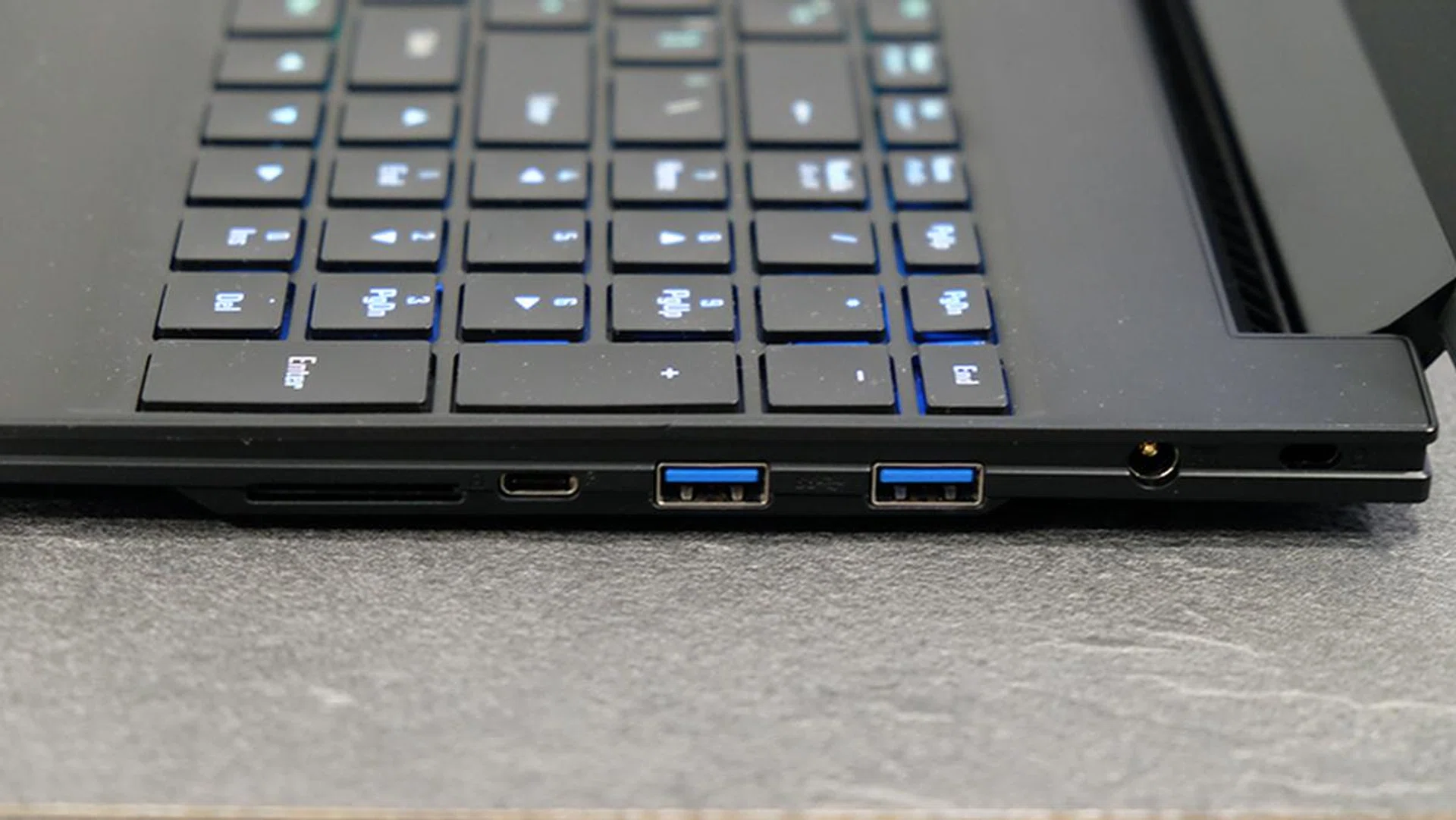 Gigabyte Aero 15X v8
