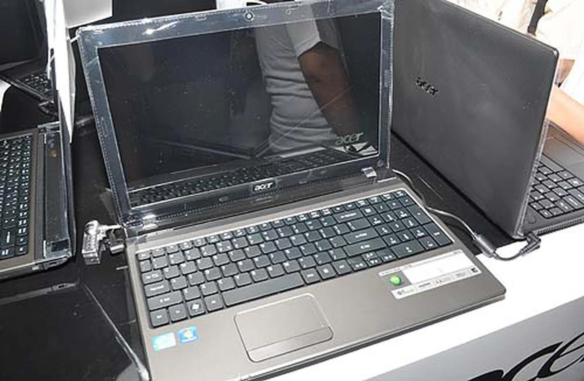 If you want something more modern though, then the Acer Aspire 5750 with its Intel Sandy Bridge Core i5-2410M (2.3GHz) processor will definitely appeal. For just $999 the 15.6-inch notebook has 2GB RAM, 500GB HDD and Intel HD Graphics 3000. If you're willing to top it up to $1198, then you can get a 14-inch model with the same processor, 4GB RAM, 640GB HDD and an NVIDIA GeForce GT 540M.