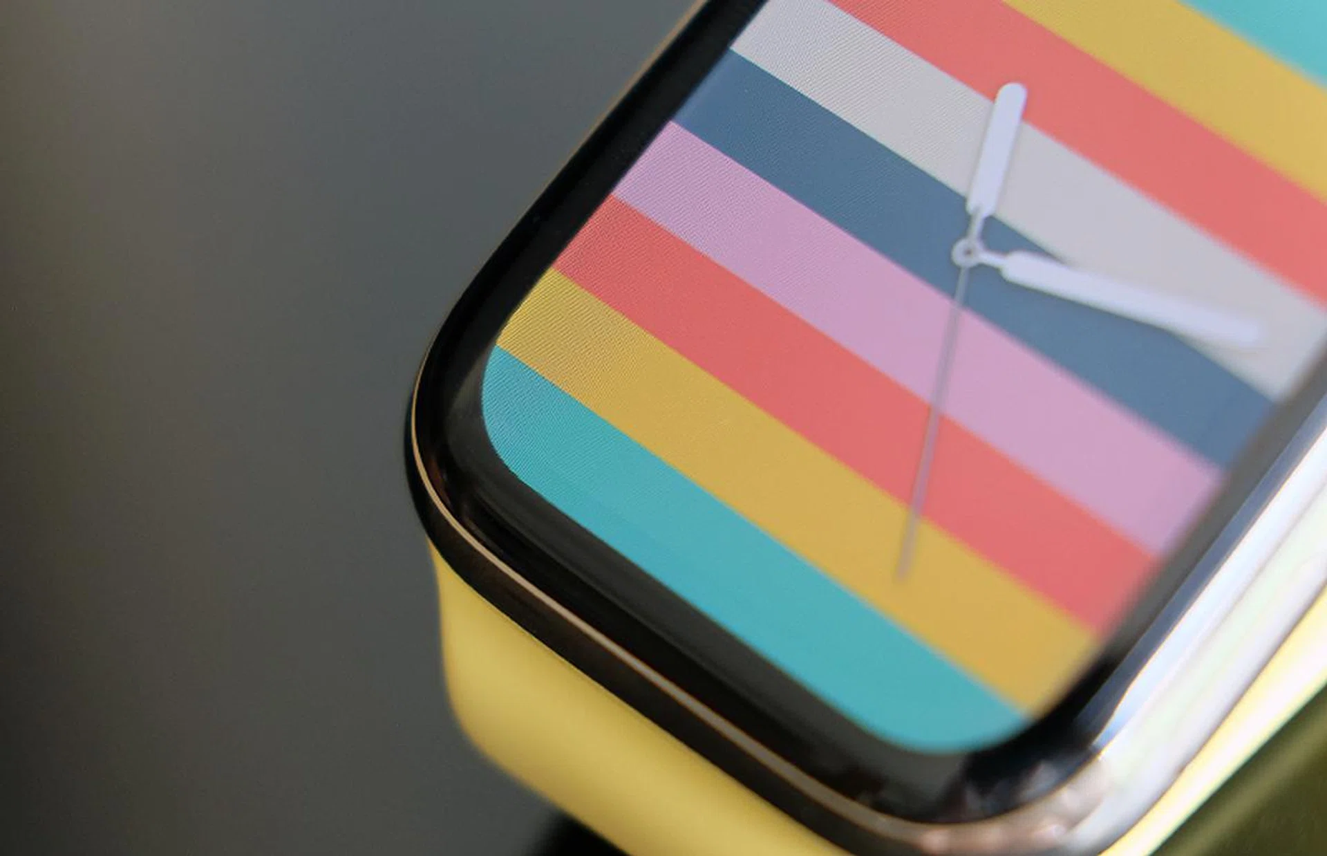 The display doesn't quite stretch to the edges.