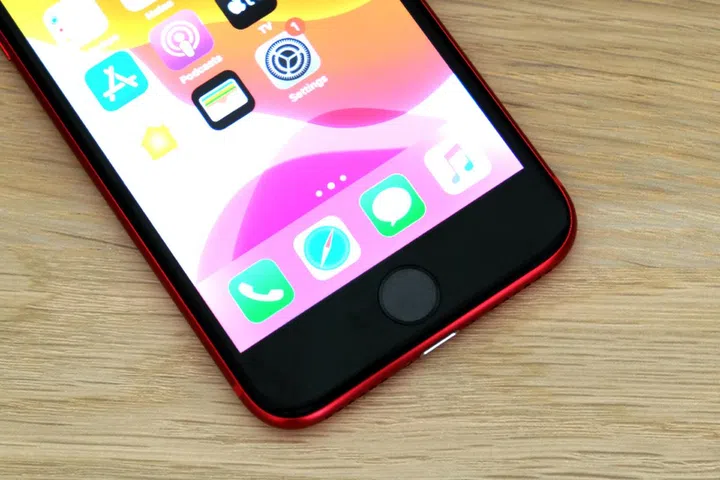 The Home button with Touch ID on the Apple iPhone SE.