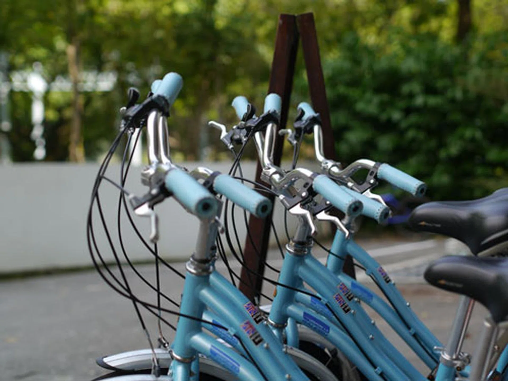 This was shot with the Olympus 45mm f/1.8 lens for Micro Four Thirds. With its wide aperture, we could direct focus on the bicycles and blur the rest of the background.