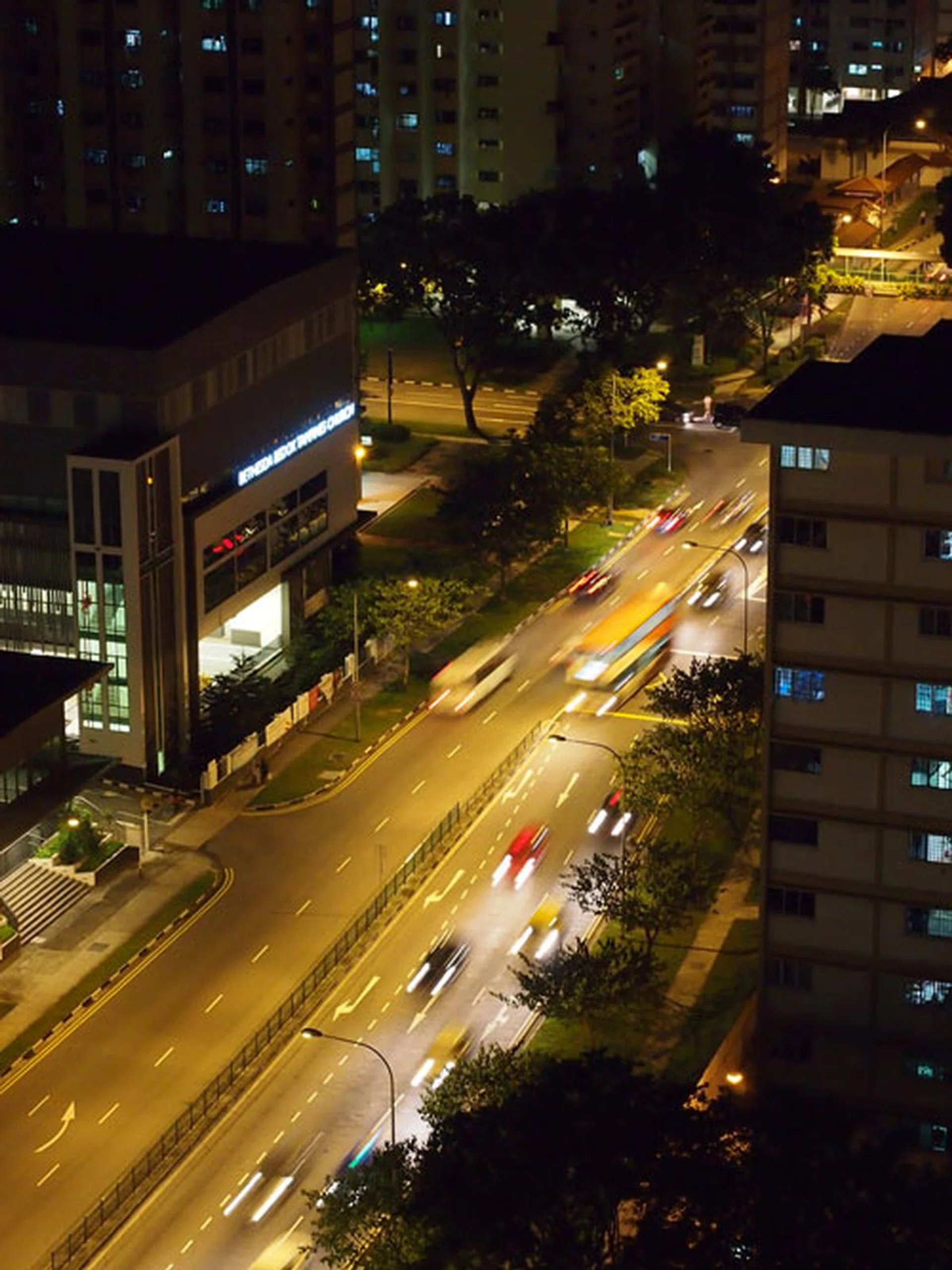 f/8 at 90mm (35mm equivalent), 1/2 sec, ISO1600.