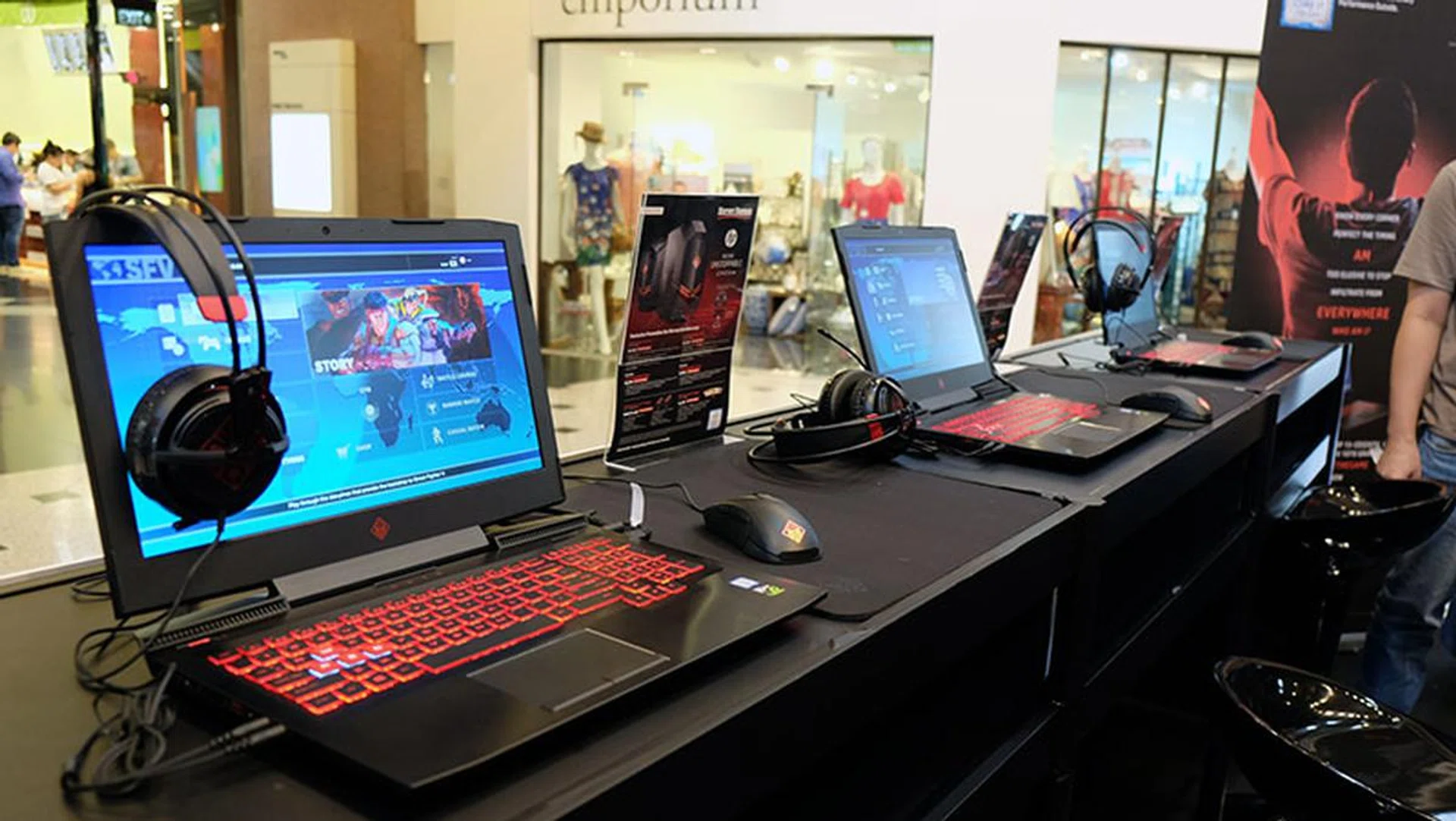 A row of HP Omen 15s running Street Fighter V.