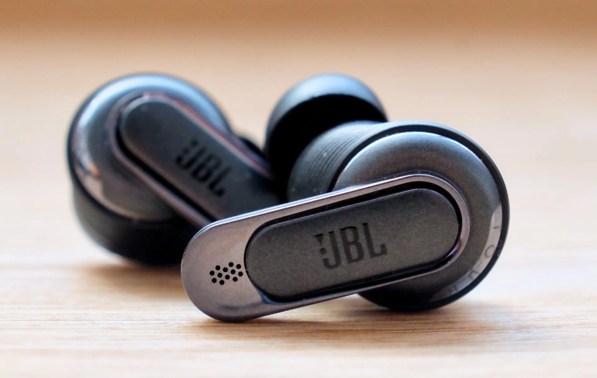 The Tour Pro 2's ANC and sound quality are both very good.