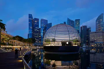 Marina Bay Sands, facing the Apple Store. Image: Apple. 