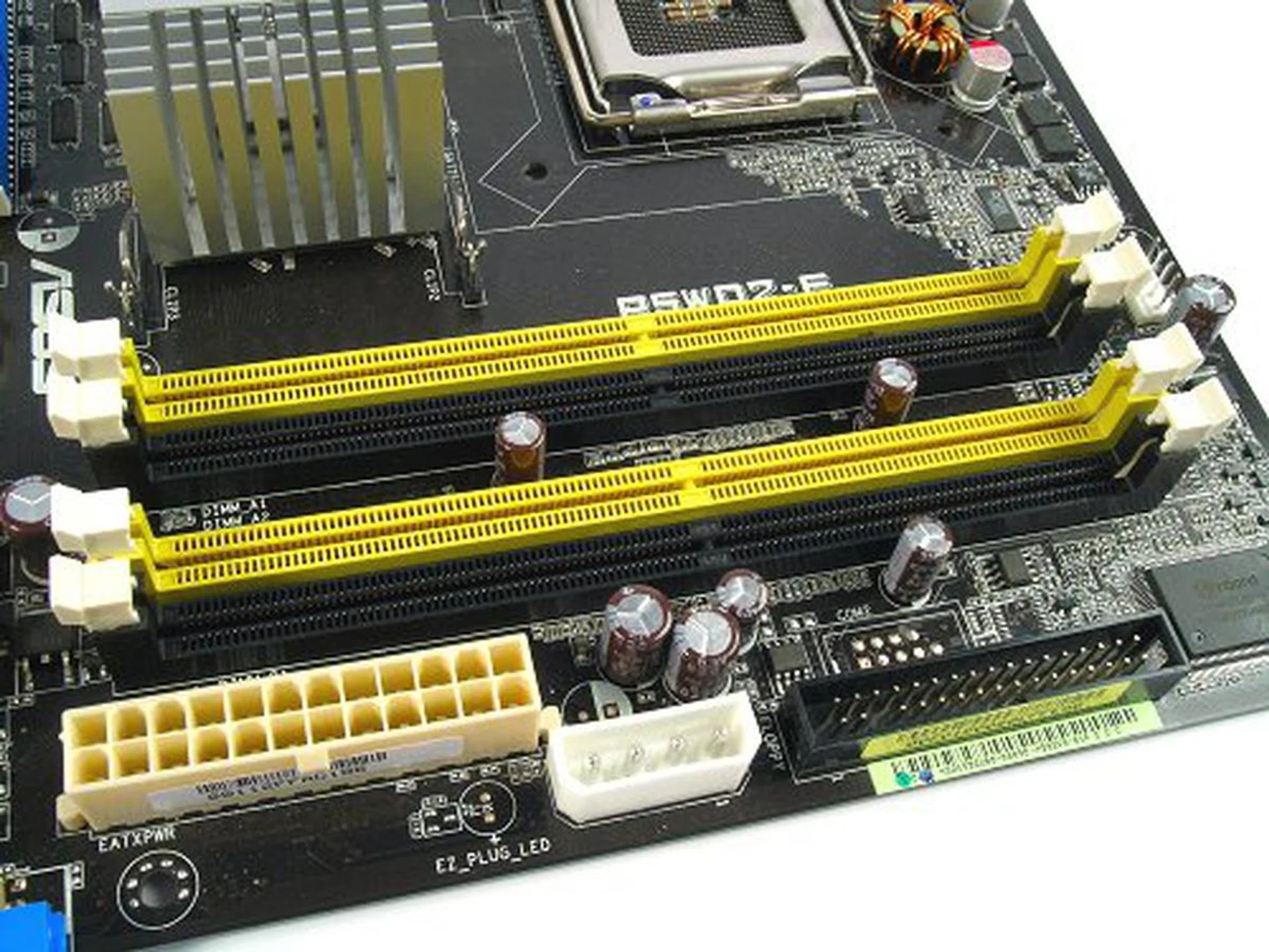 ASUS provides many enhancements to the P5WD2-E Premium, one of which is unofficial support for high bandwidth DDR2-800 memory.