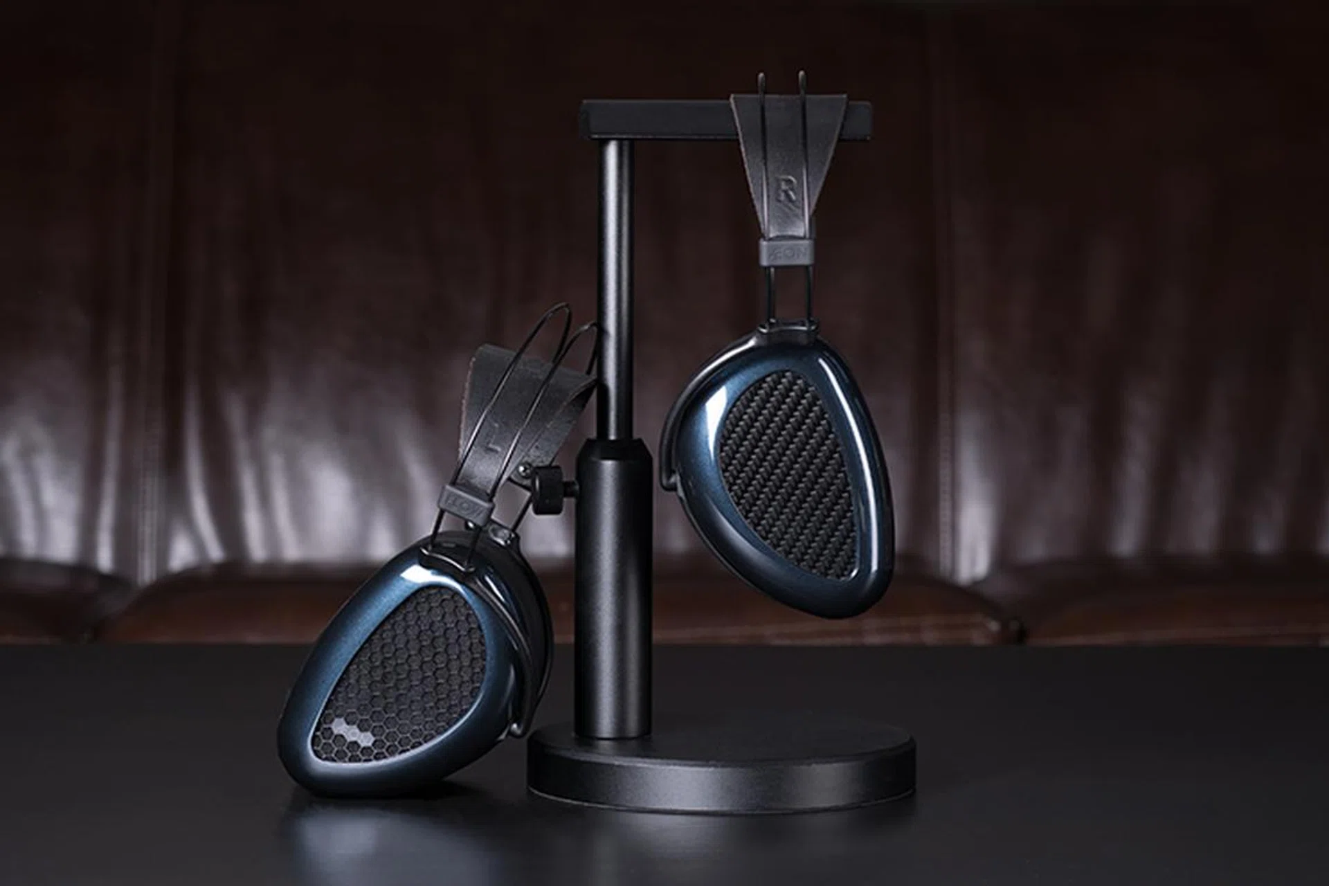 The MrSpeakers Aeon Flow headphones are available as an open or closed-back headphone. (Image source: MrSpeakers)