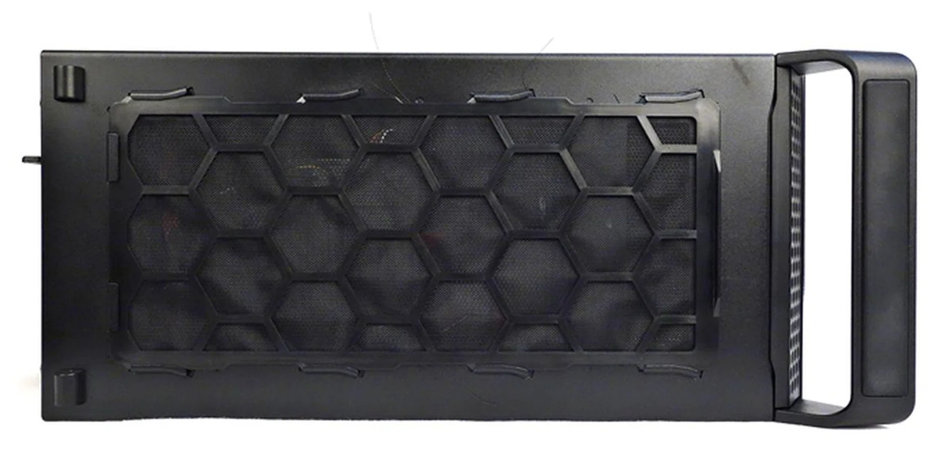 The chassis has a bottom-mounted filter that is removable, but it feels fragile. Careful handling is recommended when cleaning it.