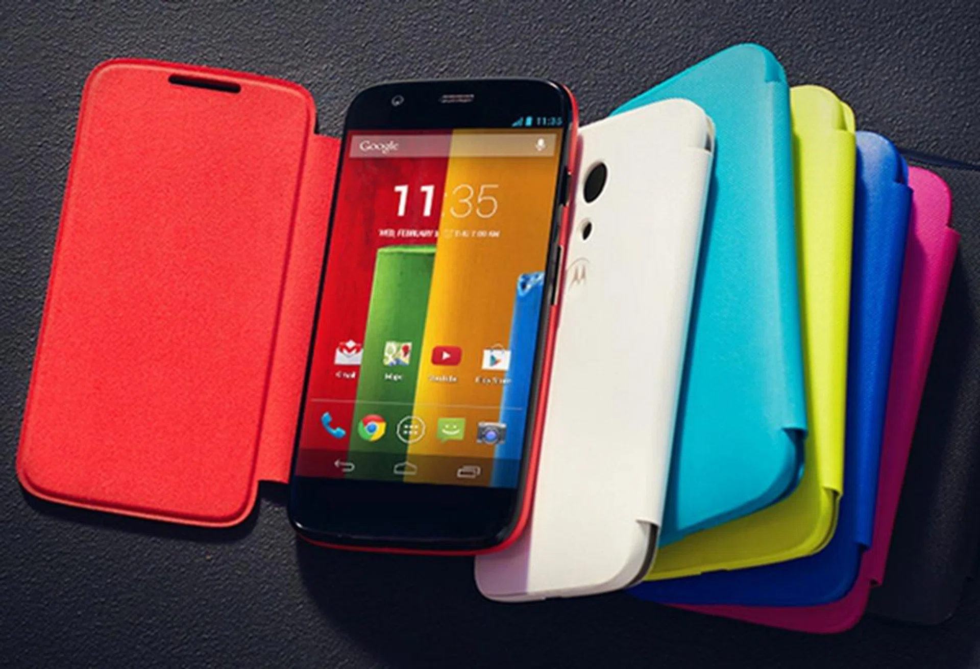 The Flip Shell has a magnetic cover that wakes the display when you open it and puts it to sleep when you close it. (Image source: Motorola.)