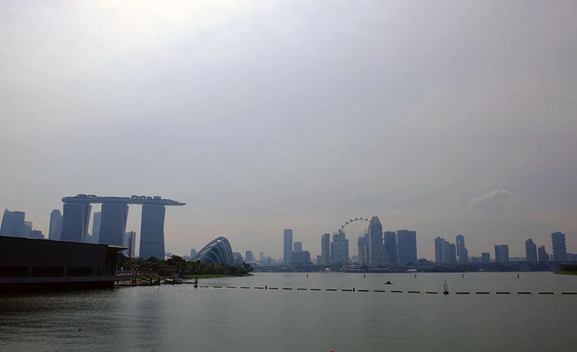 The barrage offers a breathtaking view of the Marina Bay skyline. I can only imagine how much prettier it'll look at night.