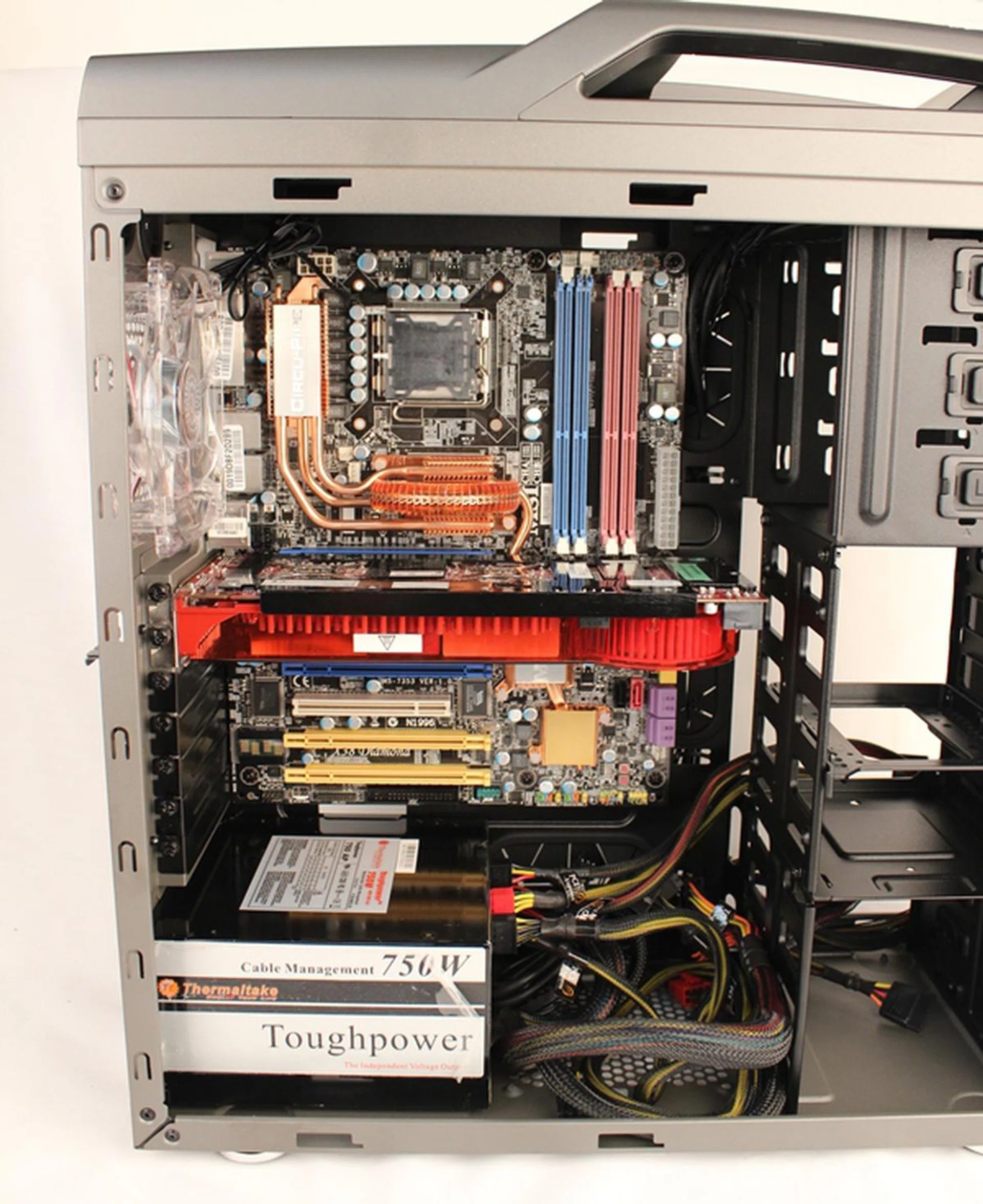 A standard enthusiast graphics card fits in just about comfortably. Further to that, there is an option to mount a 120mm cooling fan in front of the PSU after tidying up the power cables from the PSU.