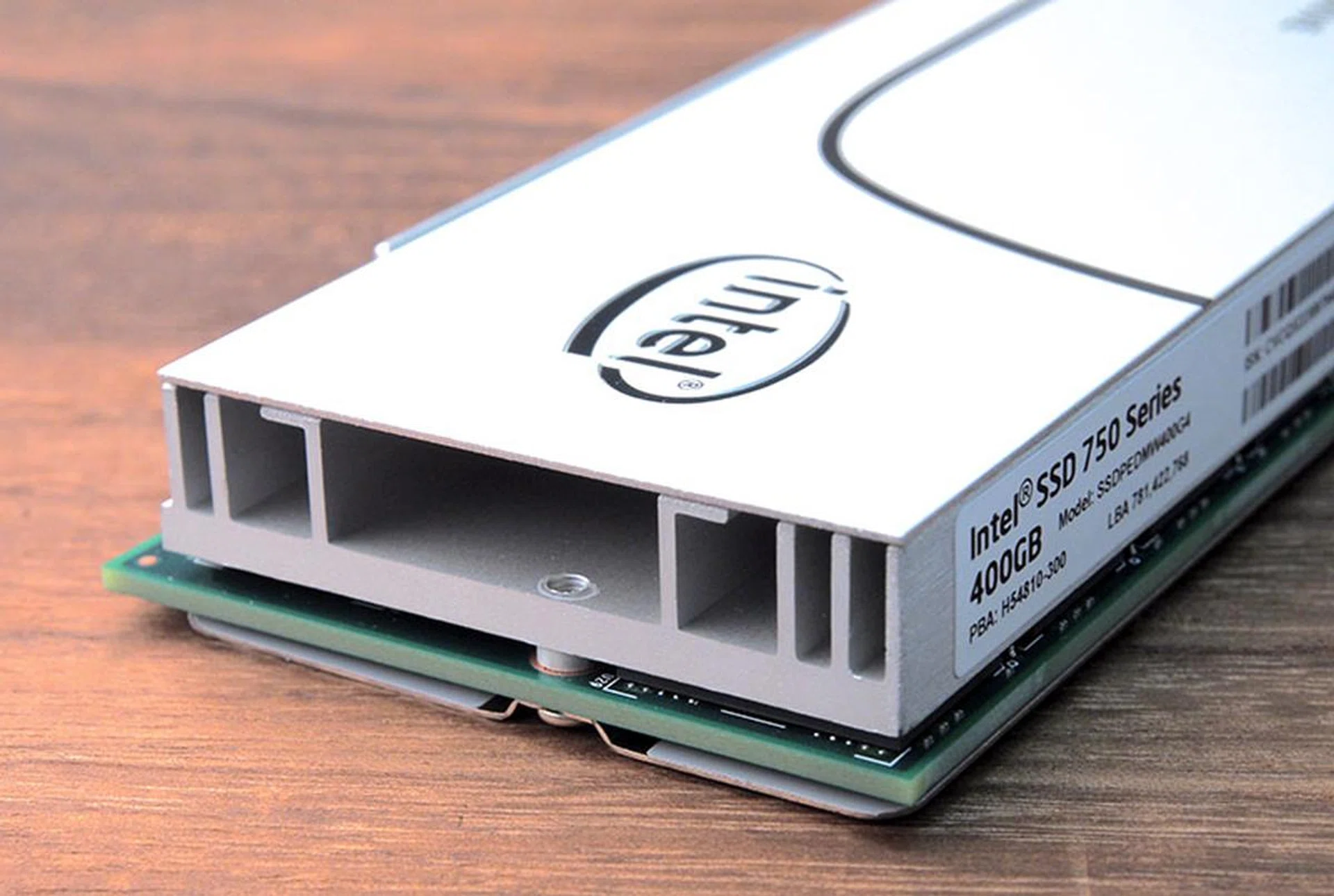 The heatsink is substantial and is required for drawing heat away from the powerful controller.