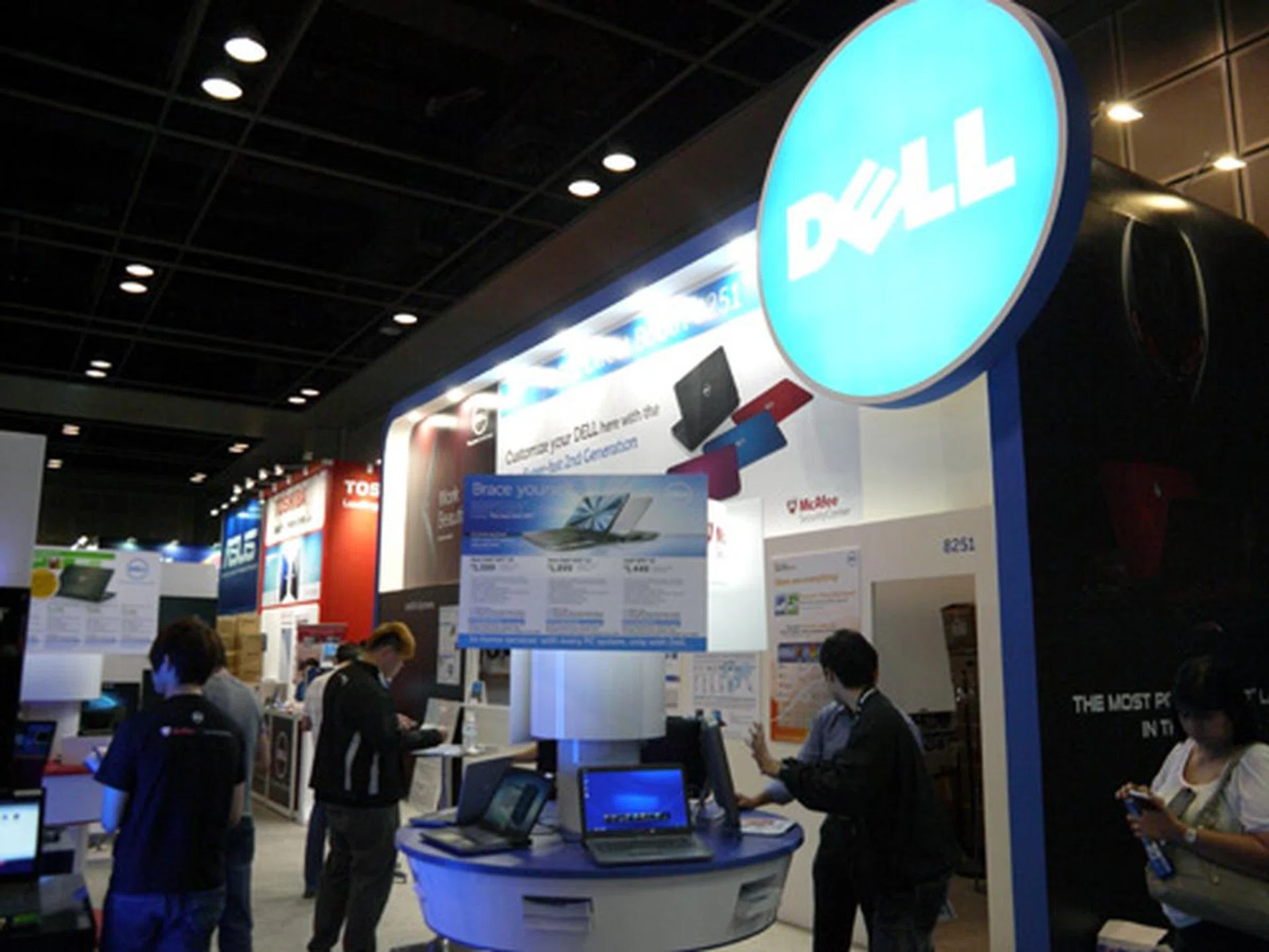 Dell's presence was felt at the IT Show with a number of booths scattered around the 4th floor. As anticipated, its range of Inspiron desktops and notebooks took centerstage plus a handful of XPS laptops in the mix.