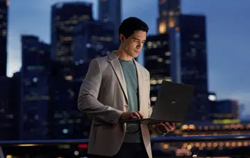 The gram Ultraslim weighs less than 1kg. (Image source: LG.)
