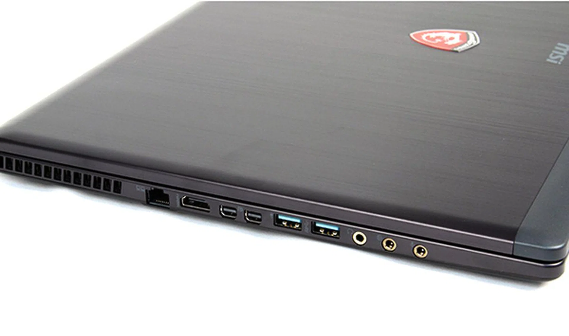 On the left profile of the GS70 Stealth you will find two USB 3.0 ports, two Mini-DisplayPorts, a single HDMI port, Ethernet jack, and a headphones, microphone, line-in jacks.