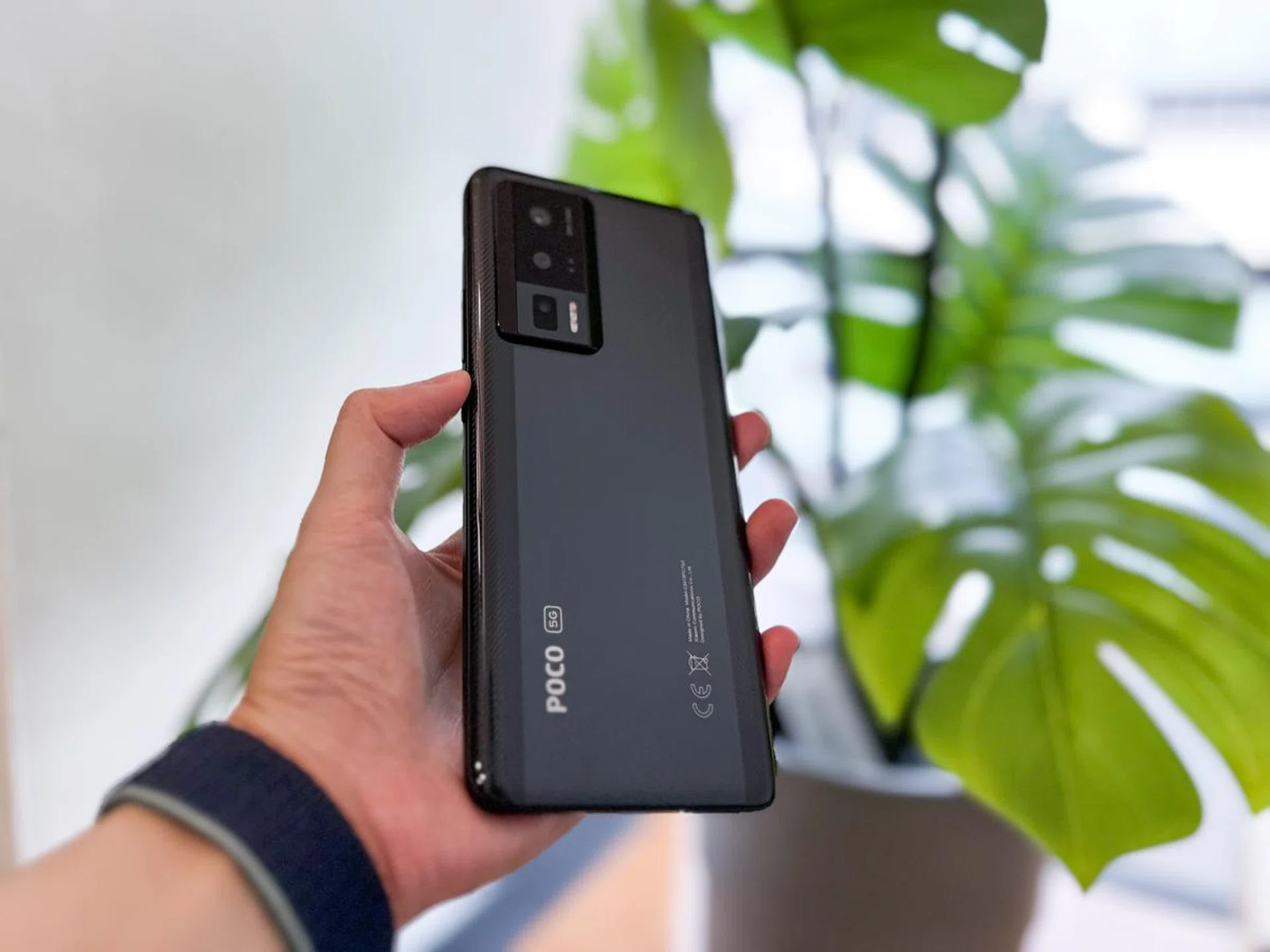 Poco F5 Pro.