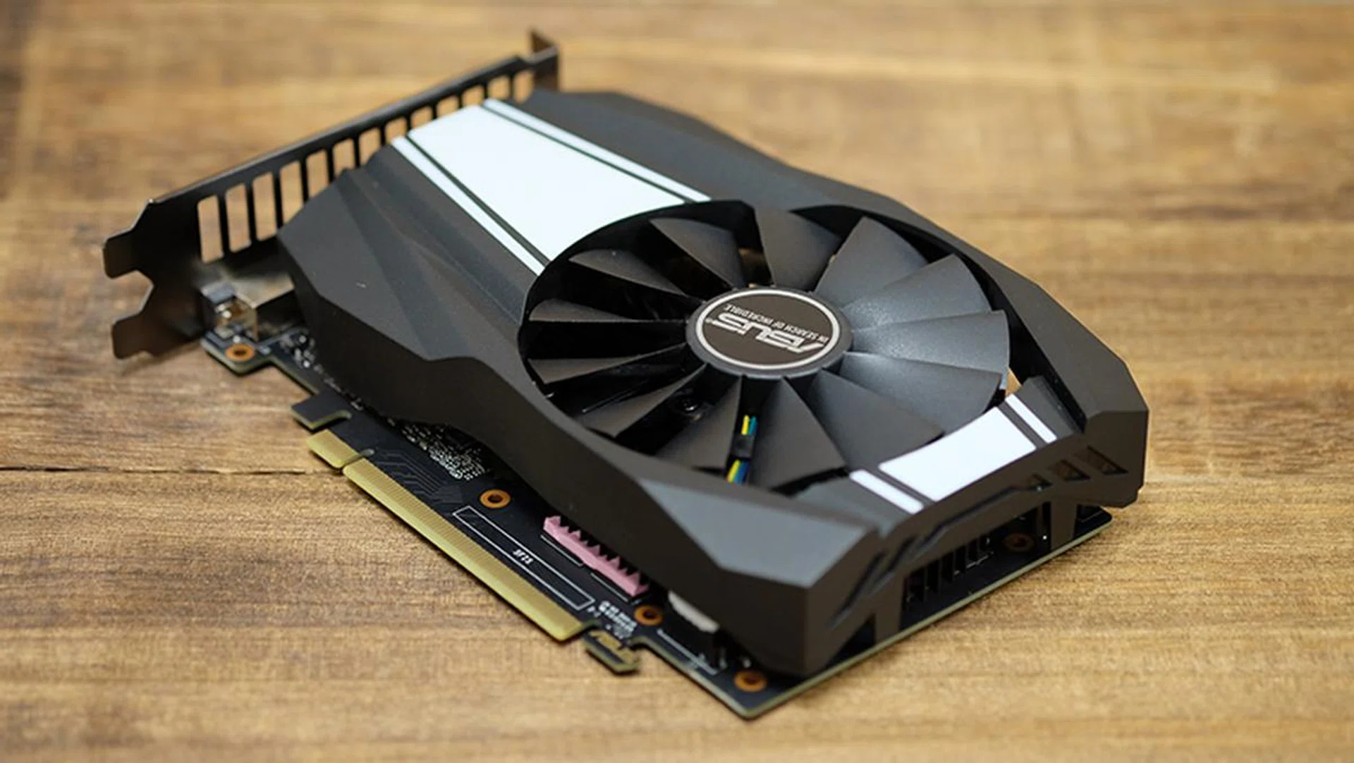 The card is cooled by just a single fan.