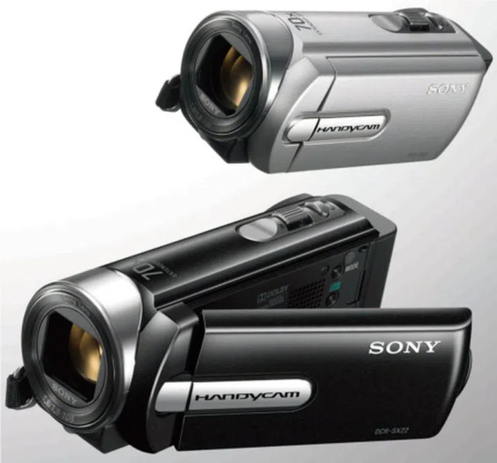 Sony Launches New SD Handycam with Built-in Projector