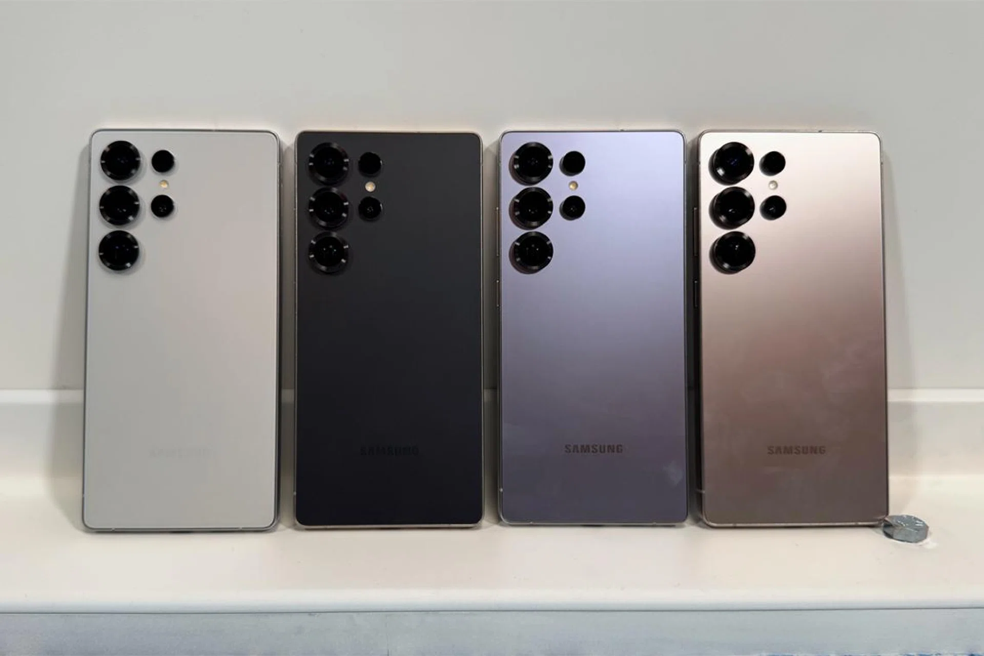 The Samsung Galaxy S25 Ultra won the app loading speed test by a huge margin. Photo: HWZ