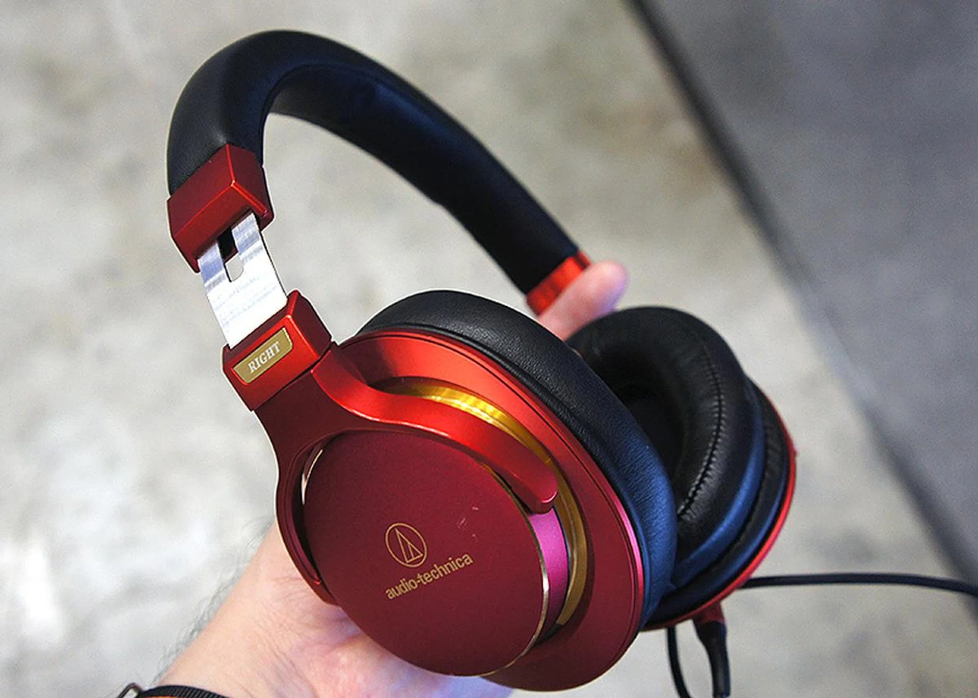 Designed for use with high resolution audio formats, the ATH-MS7 features 45mm True Motion drivers and soft ear cushions for long listening sessions. It is priced at $248 (U.P.: $278) and will come with a free limited edition tote bag.