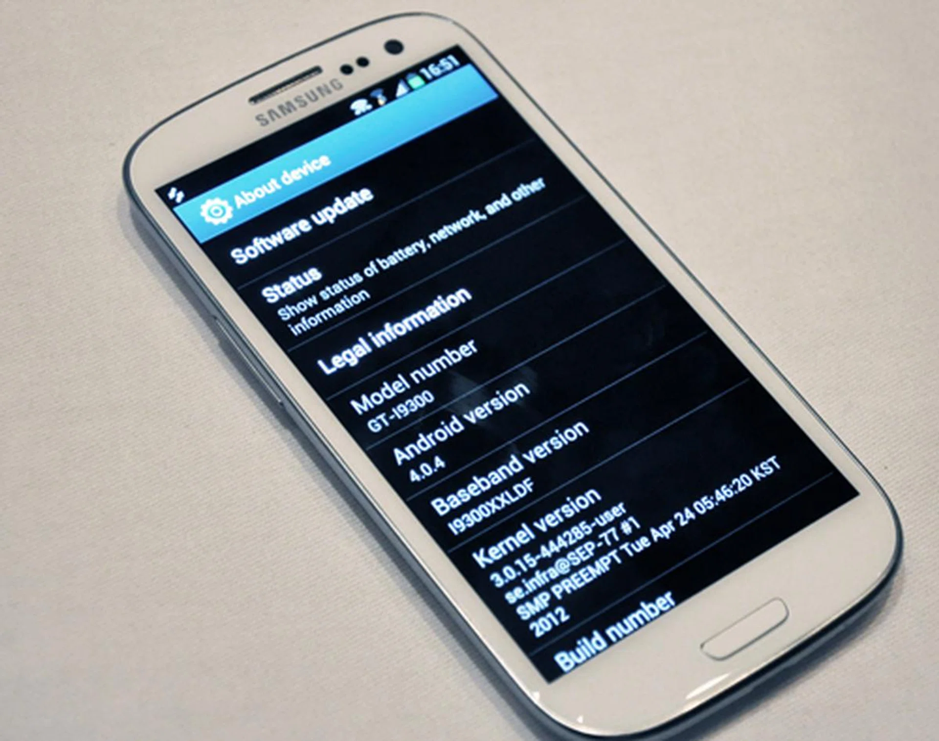 Yep, it's Android 4.0 alright. Call it a case of déjà vu.