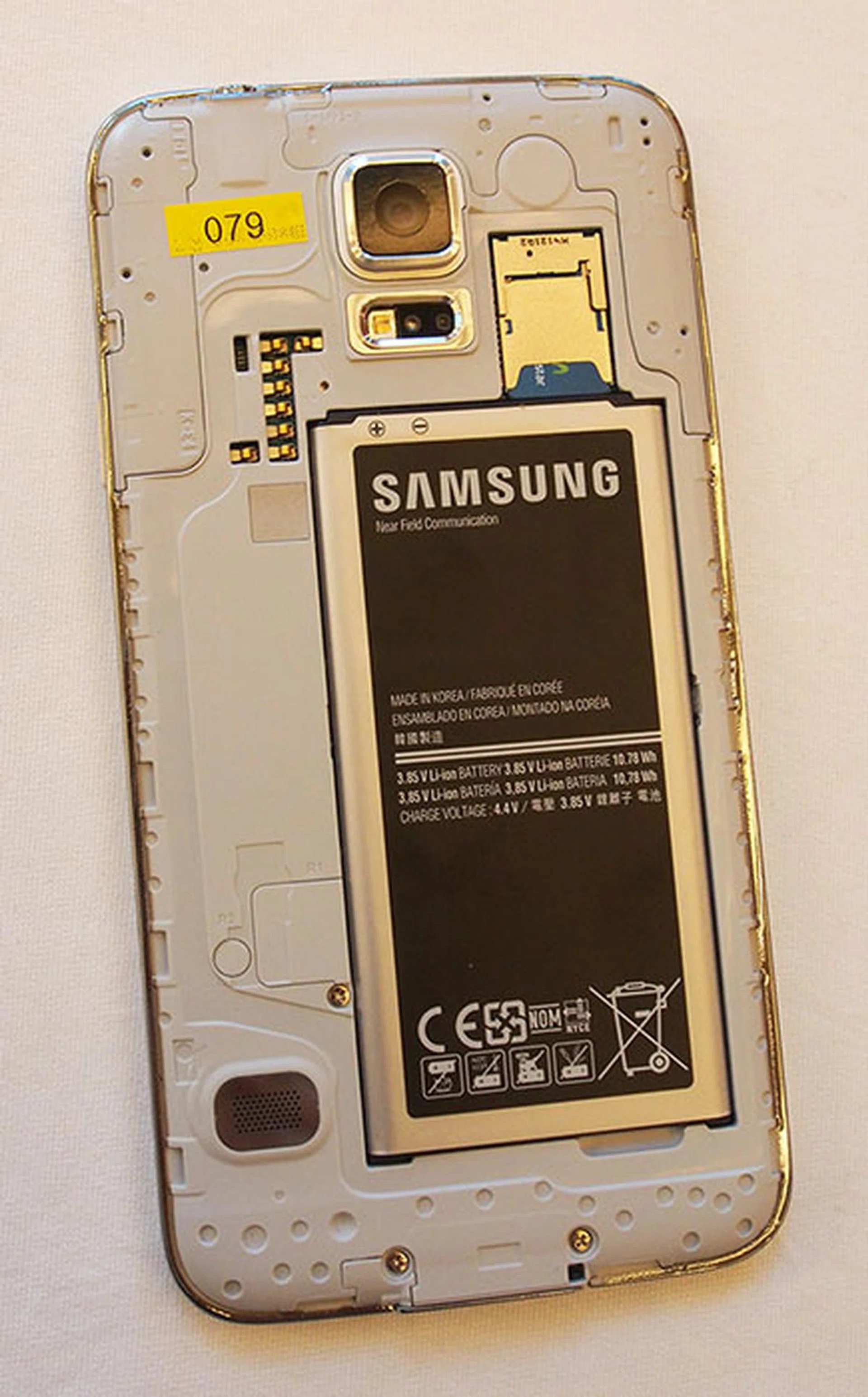 Thanks to its bigger size, the S5 also comes with a bigger battery.